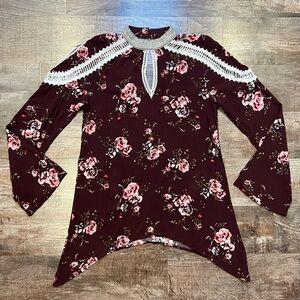 Buckle BKE Boutique Floral Bell Sleeve Blouse with Rhinestone and Lace Details